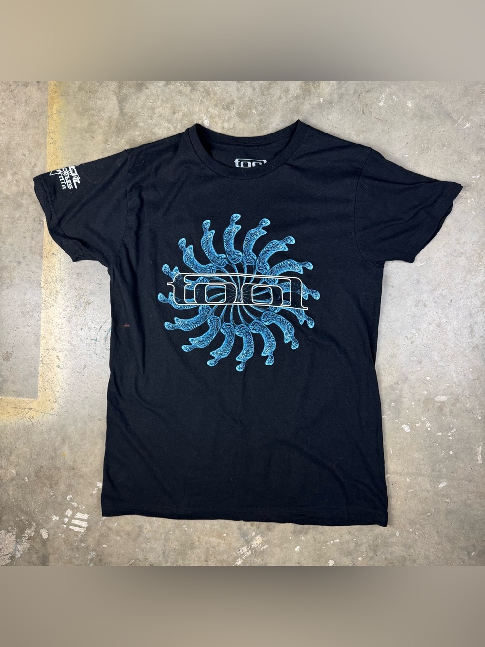 Tool T-Shirt Medium Alternative Rock Metal Grunge Band Tee Concert Tour Merch LA